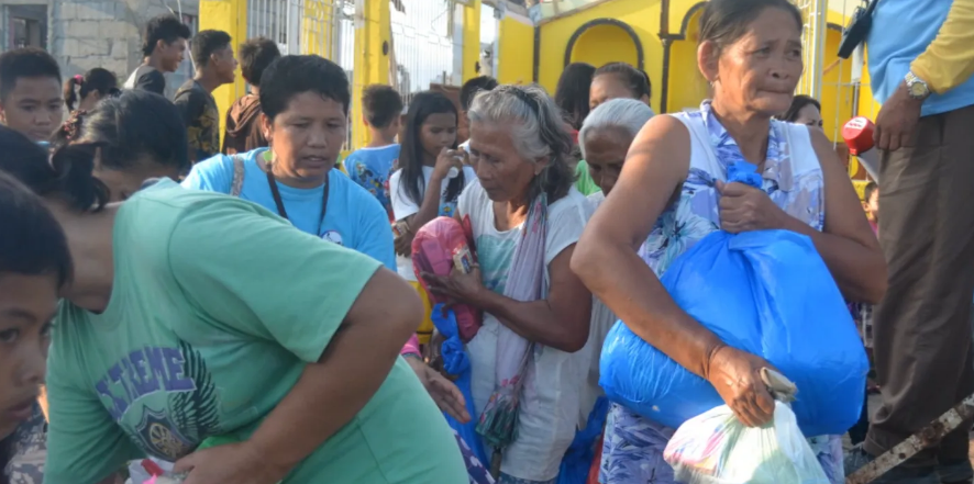 Distribution d'urgence Philippines