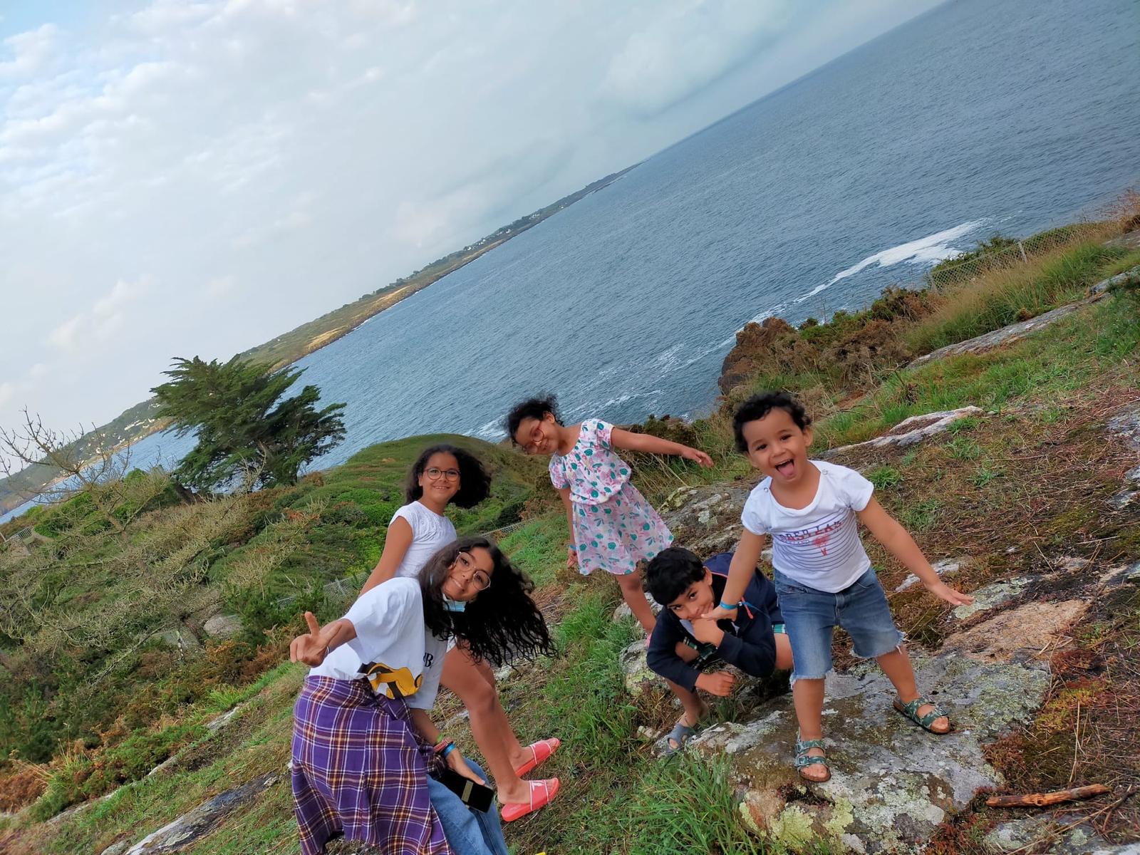 Les enfants d'Atimad, maman solo accompagnée par la Fédération de Paris du Secours populaire