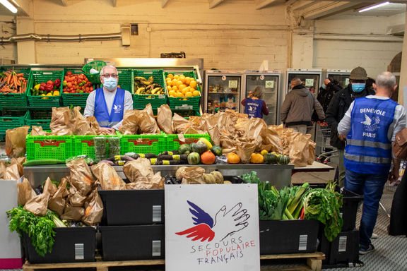 Libre service alimentaire rue Montcalm dans le 18ème