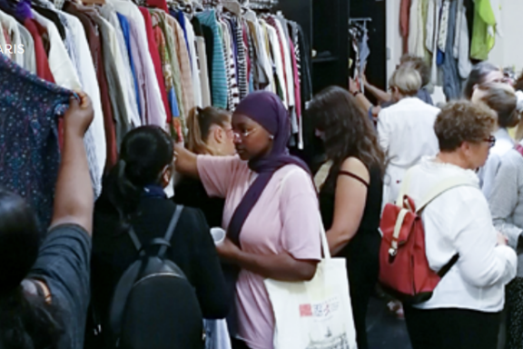 Boutique vestimentaire Secours Pop Paris