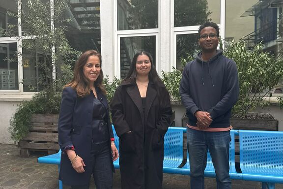 Une partie de l'EMPP Paris Nord-Ouest dans la cour de l'Espace Solidarité Ramey
