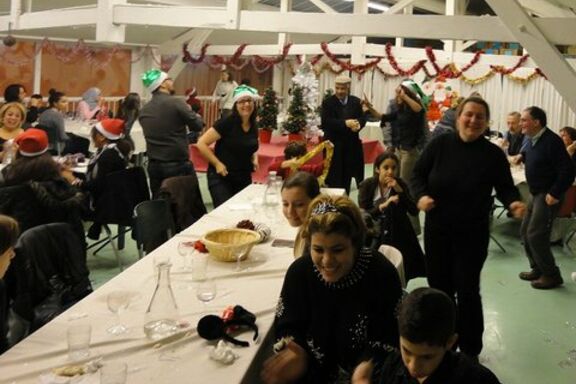 Reveillon de noël à la Fédération de Paris du Secours populaire où les personnes accompagnées par l'association ont passées un bon moment