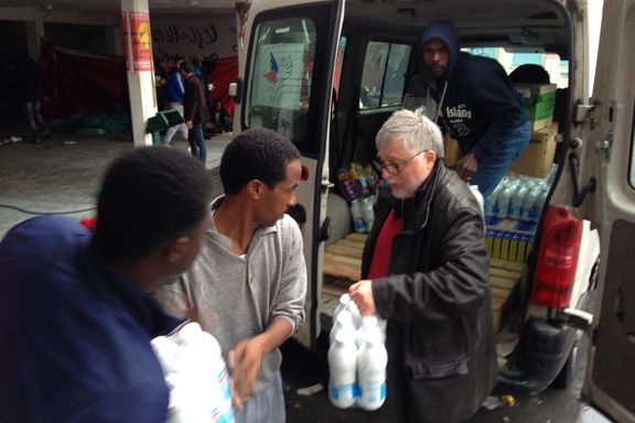 Distribution d'aide alimentaire aux migrants