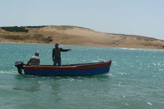 pêcheur du village de Ruissia sur la lagune