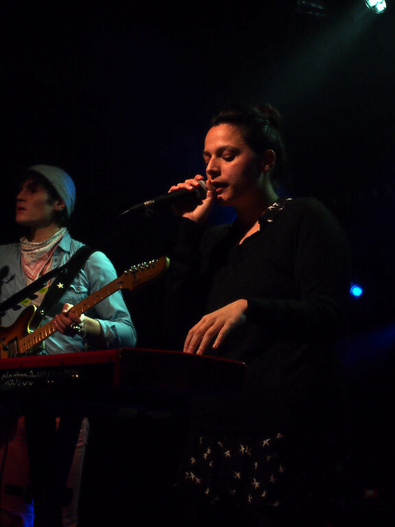 L'artiste Nach en concert au Bus Palladium au profit du Secours populaire